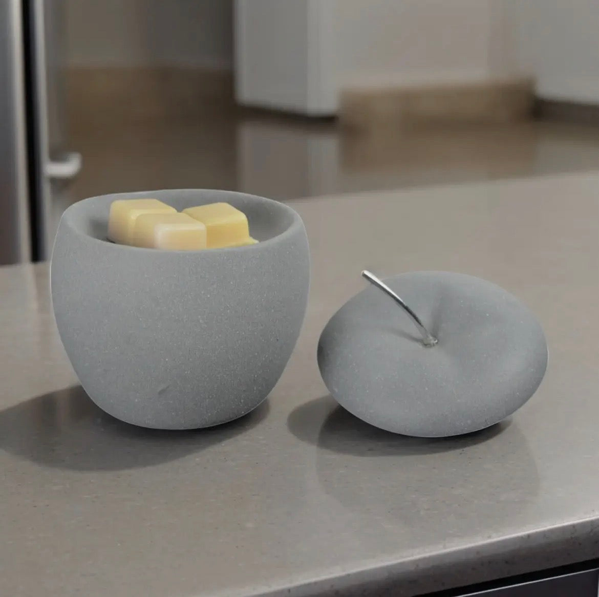 Brûle-Parfum Pomme d’Amour en Céramique – Parfum d’Ambiance 🍎🕯️